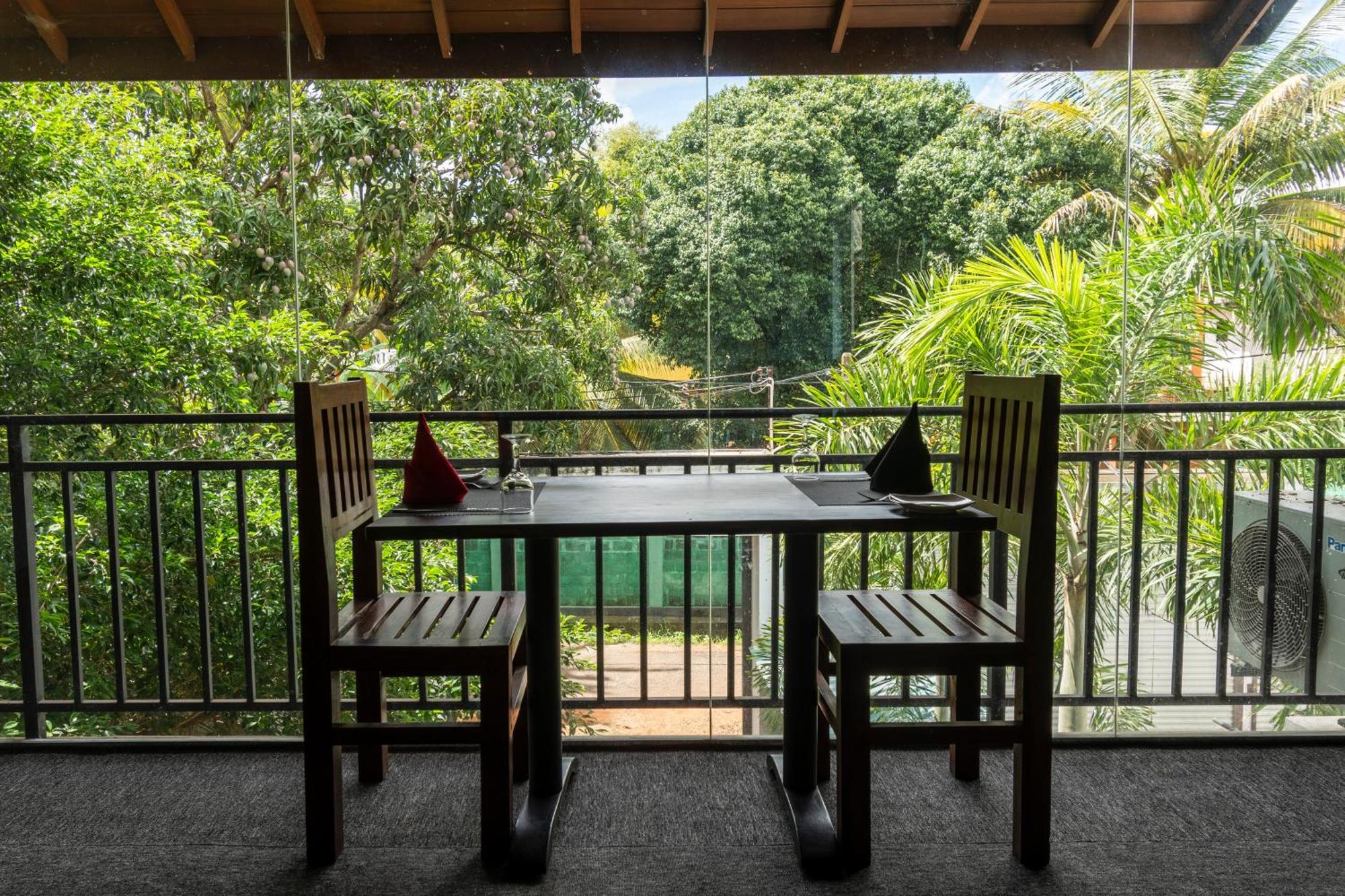 Hotel Bella Vista Anuradhapura Exterior photo