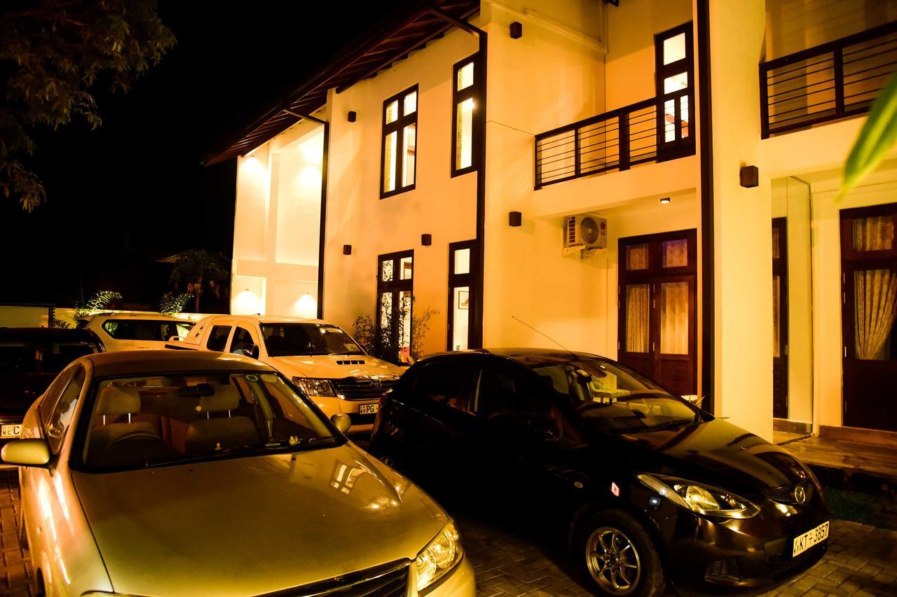 Hotel Bella Vista Anuradhapura Exterior photo