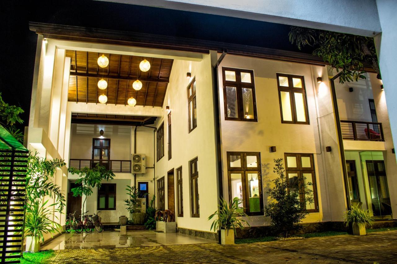 Hotel Bella Vista Anuradhapura Exterior photo